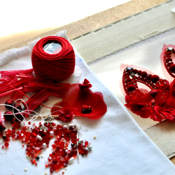 深紅色  オートクチュール刺繡大ぶりのブライダルイヤリング 10枚目の画像