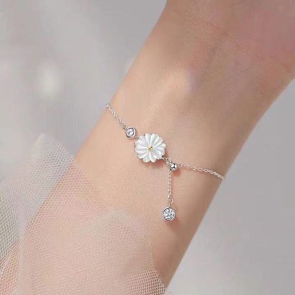 値下げ 可憐な雛菊ヒナギクブレスレット きれい 上品 貝殻 シルバー925