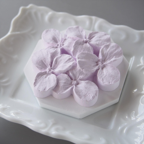 色が選べる「紫陽花のアロマストーン」ブルー・パープル