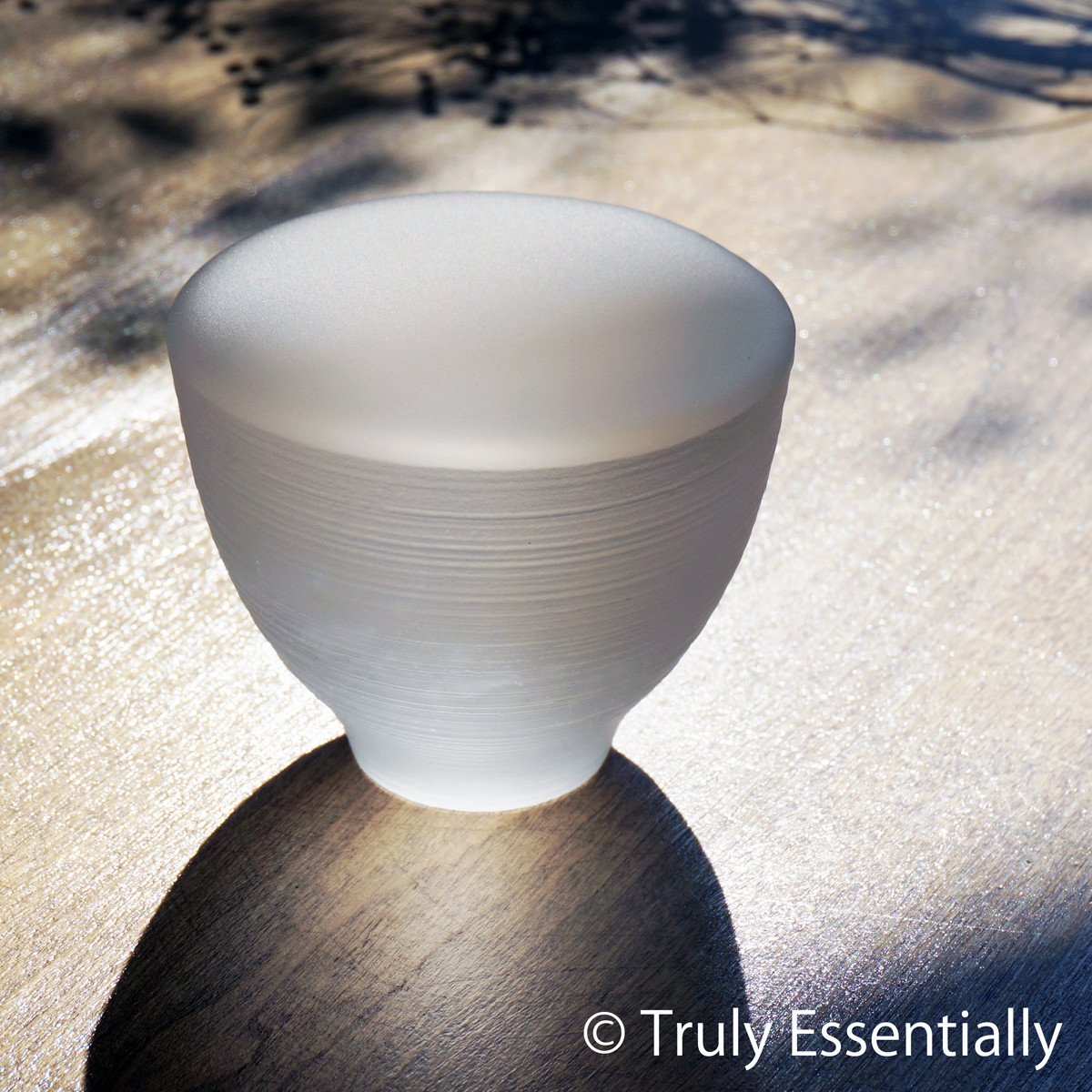 無色透明ガラスのインテリアトレイ -「 灯りのたね 」● 直径9cm ● つや消し