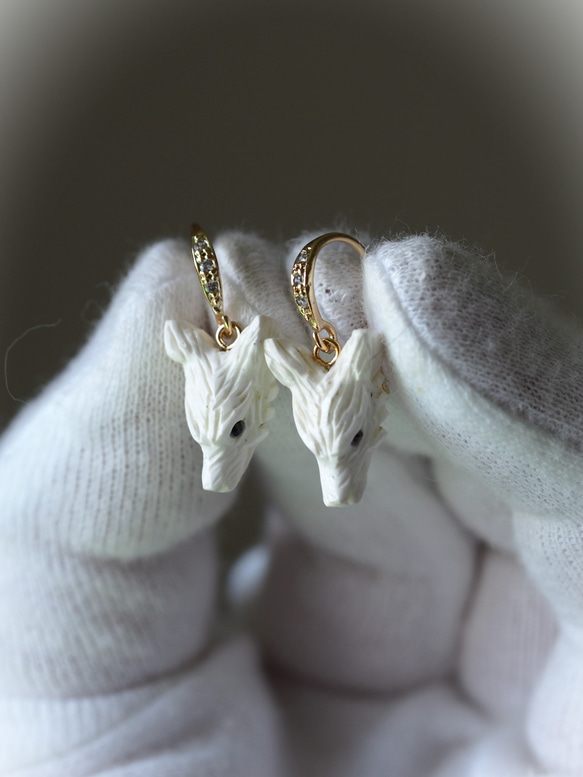 ブラックorホワイト狼15 ピアス/イヤリング ピアス（フック・チェーン