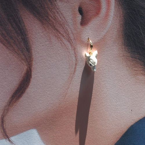 ブラックorホワイト狼15 ピアス/イヤリング ピアス（フック・チェーン