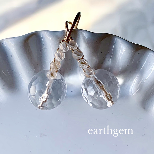 【14KGF】♦︎水滴ドロップ♦︎5Aクリスタル×宝石質カット水晶粒が透明感いっぱいのフープフックピアス❇︎クリア天然石 4枚目の画像