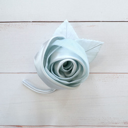 白いガーベラ 布花 コサージュ 2way コサージュ orionのアート