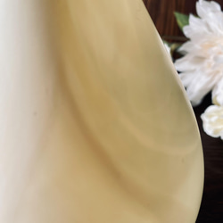 マーブルの涙のフラワーベース　クリームマット一輪挿し　花器　ベージュ　オフホワイト 3枚目の画像