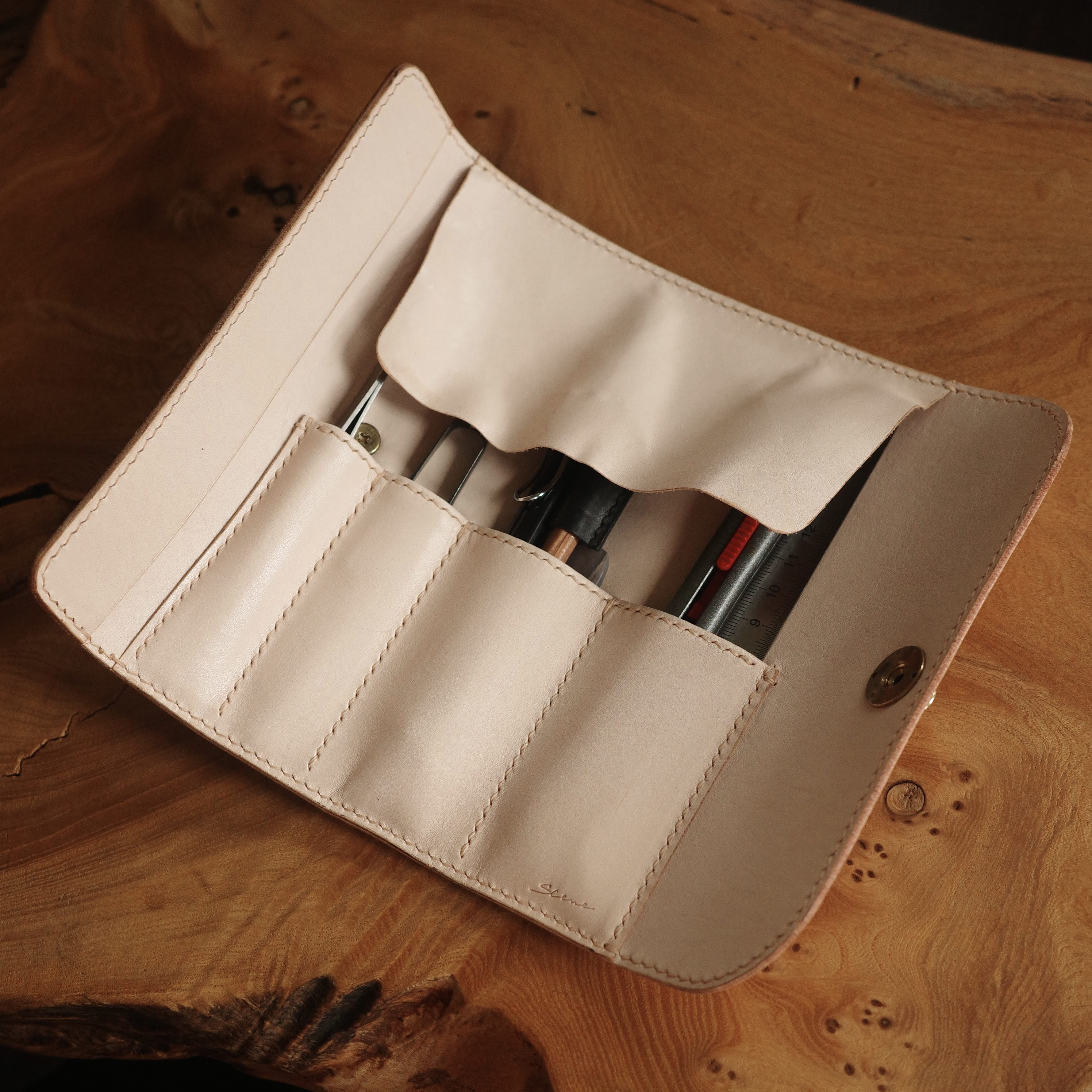 【選べるレザーとステッチ】ロールペンケース