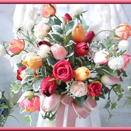 ◇可愛いチューリップ＆ローズのクラッチブーケ◇レッド＆ピンク