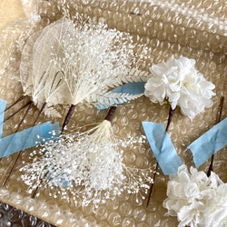 送料無料　白のかすみ草と紫陽花のヘッドドレス　結婚式　成人式　振袖　袴　ウェディング　髪飾り　ドライフラワー 2枚目の画像