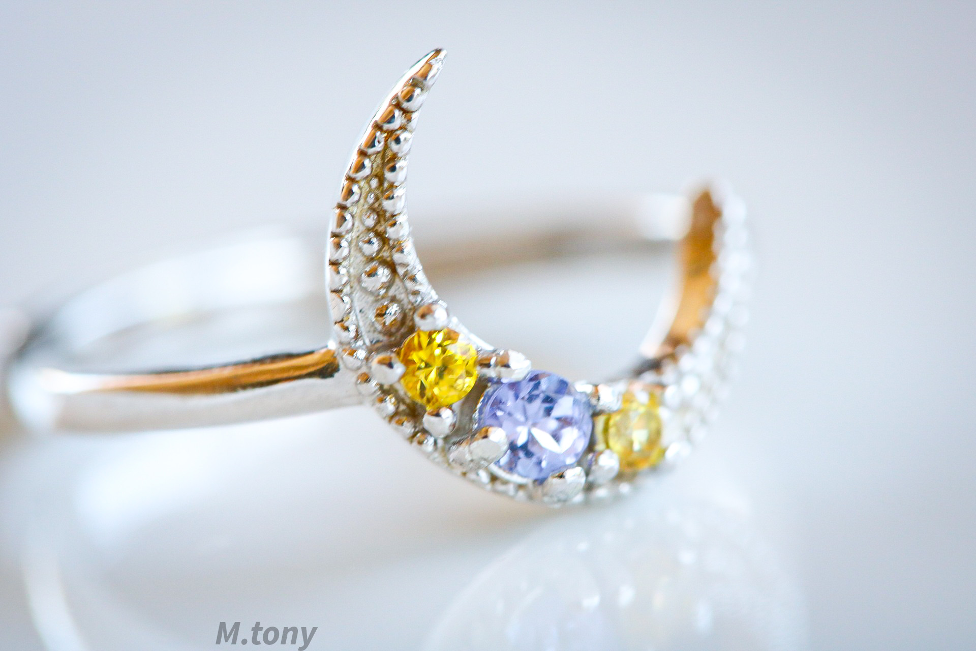 サファイアとタンザナイト「 銀の三日月。異なる２つの空を抱いて」silver925天然石 フリーサイズ  11号～19号