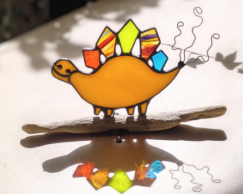 ステンドグラスで製作した恐竜のカード立て その他インテリア