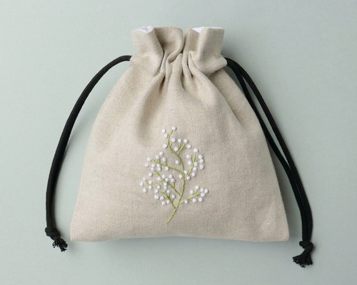 手刺繍まぁるい巾着ポーチ　ハーフリネン　和柄　すみれ 手刺繍まぁるい巾着ポーチ ハーフリネン 和柄 すみれ