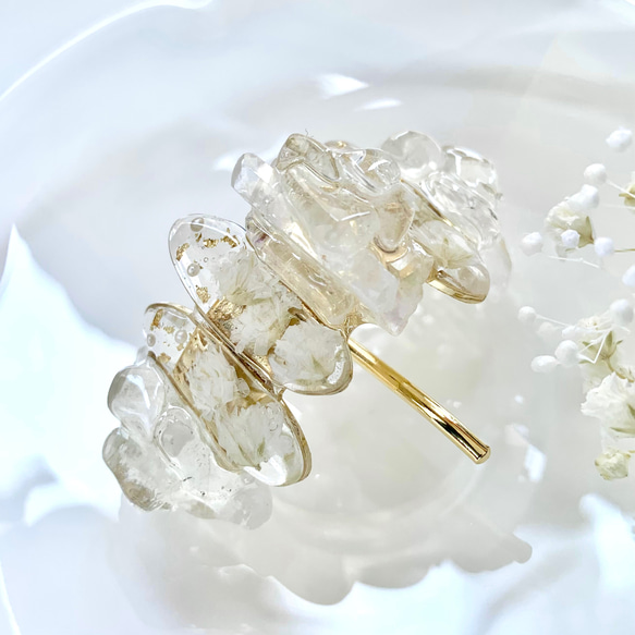 【特集掲載＊再販】ナチュラルホワイト かすみ草 ice crystal ポニーフック/水晶/4月誕生石〈受注制作〉 2枚目の画像