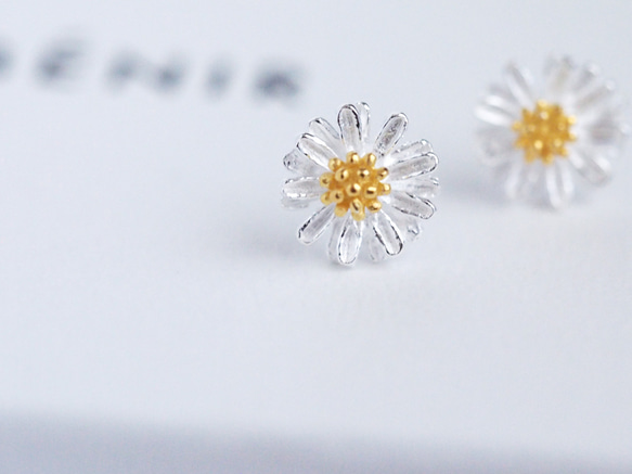 送料無料【SV925】花 マーガレット スタッドピアス  真実の愛 信頼 シルバー シンプル　silver925 5枚目の画像