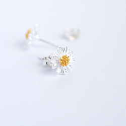 送料無料【SV925】花 マーガレット スタッドピアス  真実の愛 信頼 シルバー シンプル　silver925 6枚目の画像