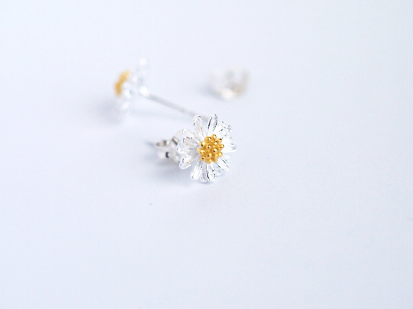 送料無料【SV925】花 マーガレット スタッドピアス  真実の愛 信頼 シルバー シンプル　silver925 6枚目の画像