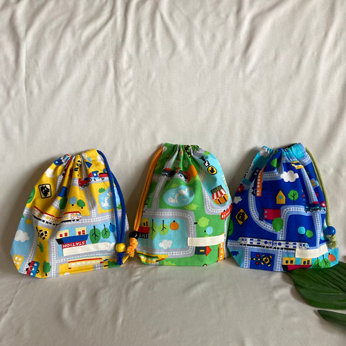 給食袋コップ入れ２枚セット  昆虫図鑑柄(イエロー＆ライトブルー) 給食袋コップ入れ2枚セット 昆虫図鑑柄(イエロー＆ライトブルー) 巾着