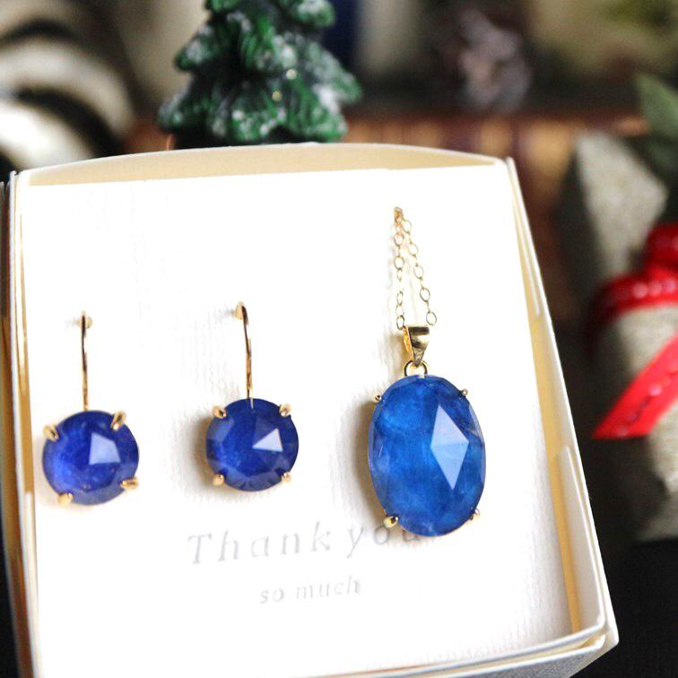 【次回入荷未定】送料無料！限定SALE！ピアスとネックレスのセット！ラピスとAAAクリスタル