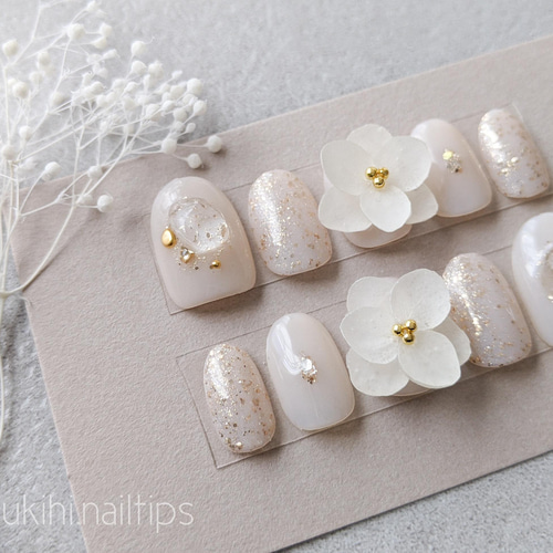 白いお花＊ハンドメイドネイル 見本品 再販多数【本物のお花で作ったネイルチップ】01 白のお花とうるうる