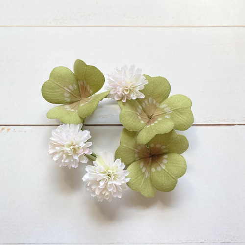 布花 幸せを運ぶ四つ葉のクローバー シロツメクサ リースの