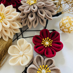 つまみ細工　ヘア飾り　ワインカラー　卒業式　卒業式髪飾り　袴　水引き　成人式用髪飾り　和装　結婚式　ヘアアクセ　色打掛 16枚目の画像