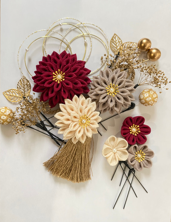 つまみ細工　ヘア飾り　ワインカラー　卒業式　卒業式髪飾り　袴　水引き　成人式用髪飾り　和装　結婚式　ヘアアクセ　色打掛 5枚目の画像