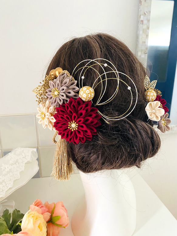 つまみ細工　ヘア飾り　ワインカラー　卒業式　卒業式髪飾り　袴　水引き　成人式用髪飾り　和装　結婚式　ヘアアクセ　色打掛 4枚目の画像