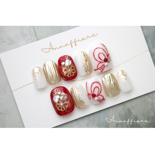 ♡【カラー変更可】赤と乳白色の水引き和装ネイルチップ/Annaffiare  