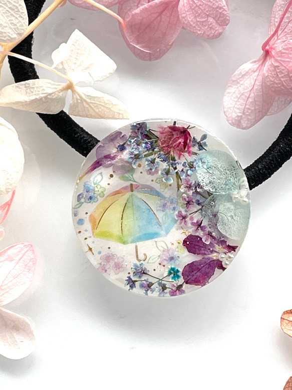 【受注制作】雨に咲く　傘の花　梅雨　紫陽花　ヘアゴム／ポニーフック／ブローチ 5枚目の画像