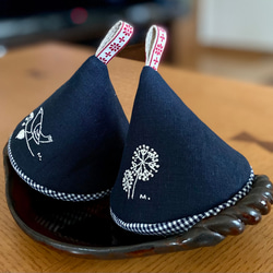 【再販】三角鍋つかみ　ル・クルーゼ　ストウブ　土鍋　リネン　ギンガムチェック　刺繍 4枚目の画像