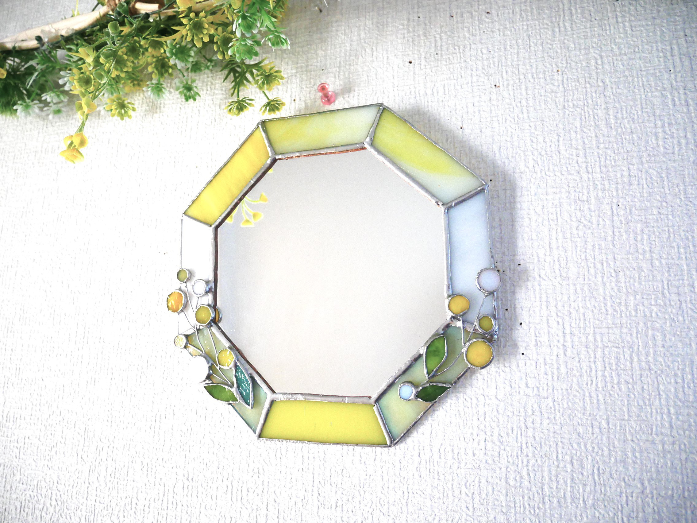 ✴︎:.｡.ミモザの八角形の鏡　　(20size/Max21)　ステンドグラス
