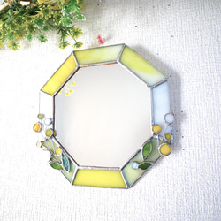 ✴︎:.｡青の煌めき 白い花の青色八角形鏡♪ 花3つ（size20.5/Max23