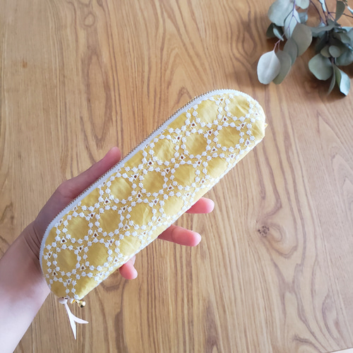 リース刺繍のパカッとロングポーチ*ペンケース*メガネケース│ミモザ