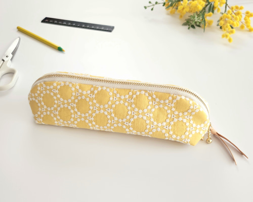 リース刺繍のパカッとロングポーチ*ペンケース*メガネケース│ミモザ