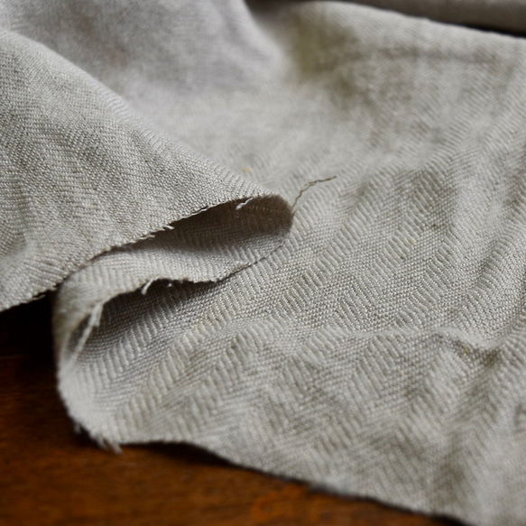 【2m以上専用ページ】 遠州織物 中厚地 [リネン100%] ヘリンボン 生地 キナリ 1枚目の画像