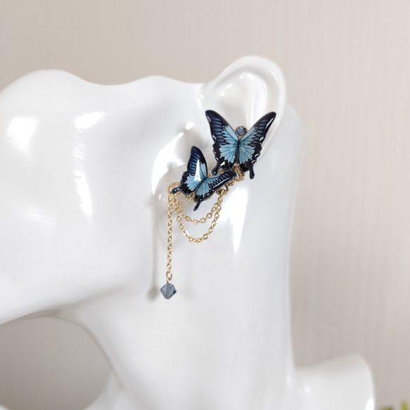 【蝶々イヤーカフ(クリップ式イヤリング)♪】モルフォ蝶(新色)、オオルリアゲハ、青い蝶。蝶々イヤリング。左耳用。 10枚目の画像