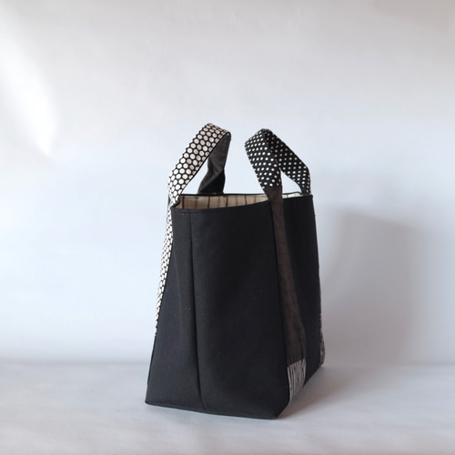 パッチワーク 持ち手のトートバッグ モノトーン トートバッグ