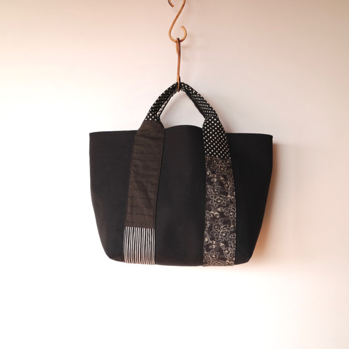 パッチワーク 持ち手のトートバッグ モノトーン トートバッグ