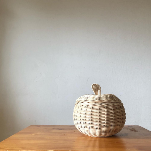 ラタン製りんご型バスケット その他インテリア雑貨 Momo Rattan 通販