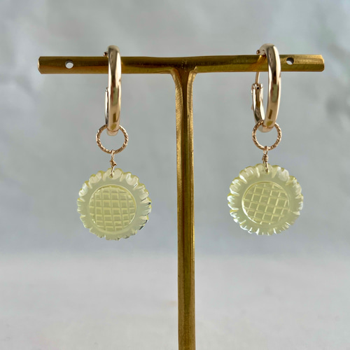 14kgf/pierce earring】sunflower＊レモンクォーツのフラワー