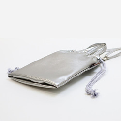 超輕束帶智能手機手提袋 金屬銀 純素皮革（人造革）製成（定做） 第6張的照片