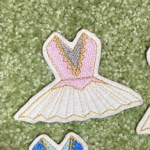 バレエ衣装チュチュの刺しゅう アイロンワッペン 金平糖 ワッペン