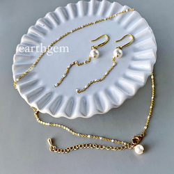 【14KGF/K18GP】あこや真珠がアクセント❇︎白エナメルとゴールドフィルドチェーンの華奢パールネックレス 9枚目の画像