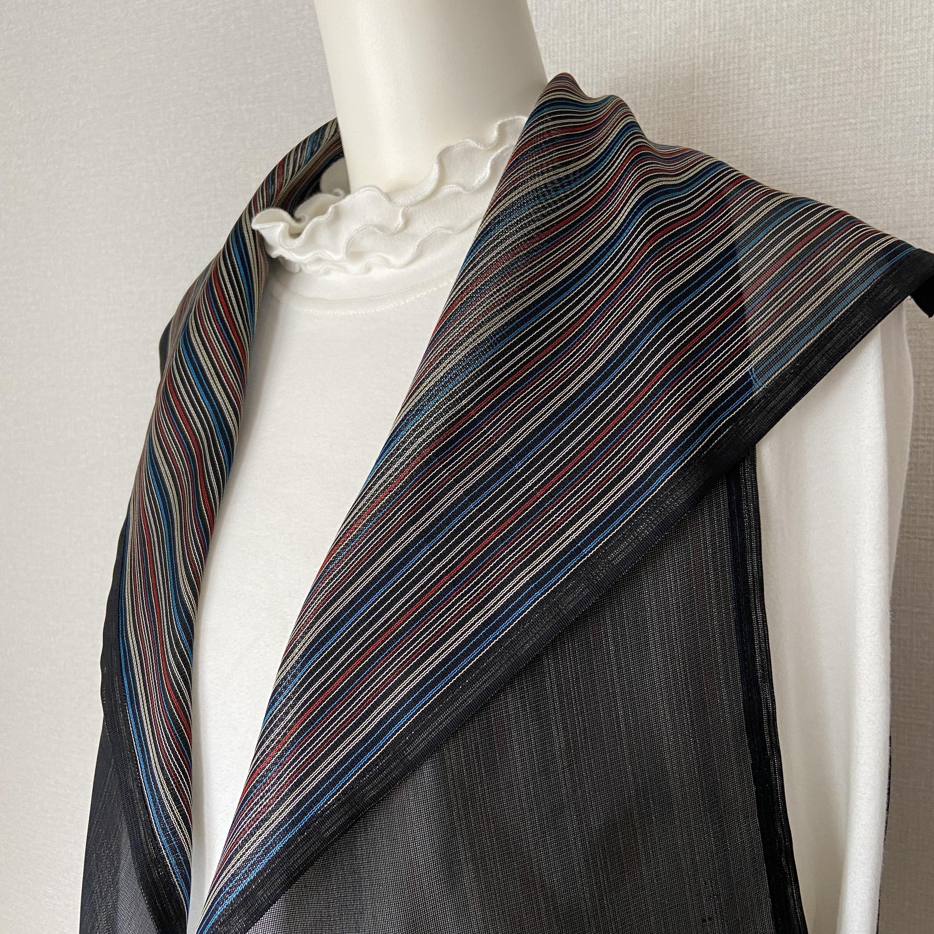 着物リメイク　正絹　ベスト　黒　縞柄　ブラック