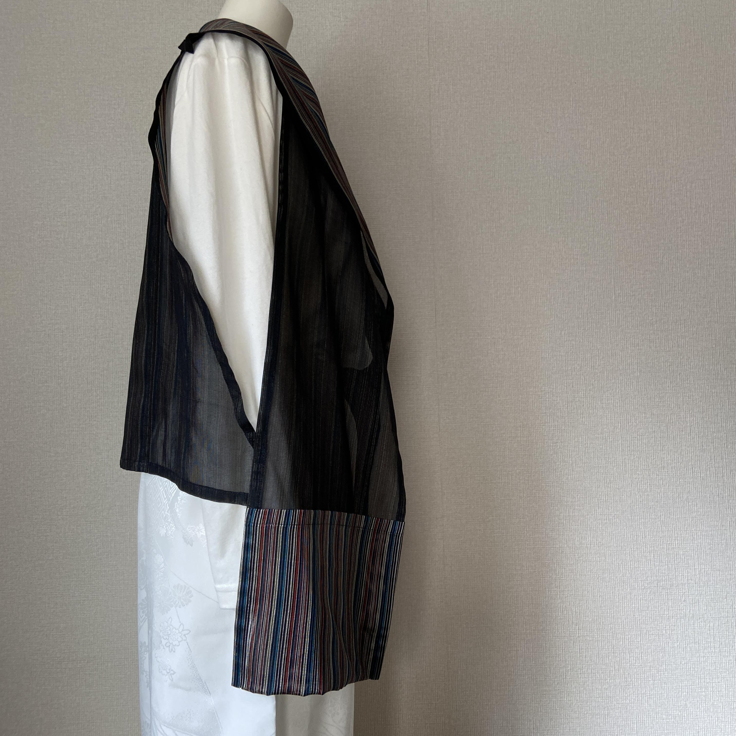 着物リメイク　正絹　ベスト　黒　縞柄　ブラック