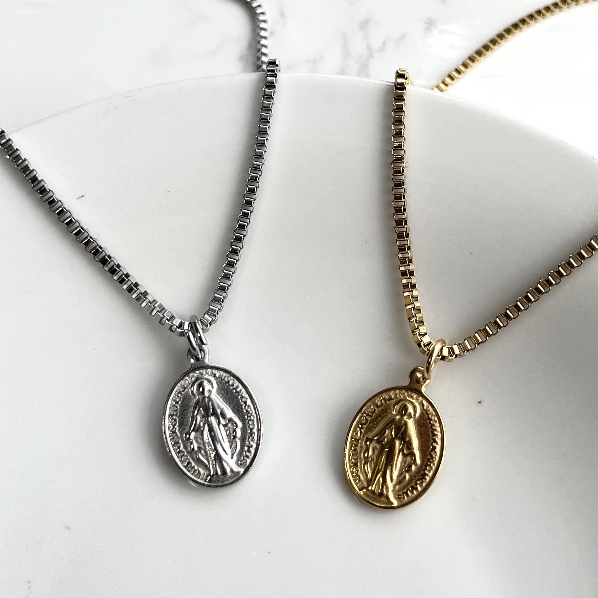 聖母マリア❤️刻印入り医療用金属❤️金厚で丈夫変色なし