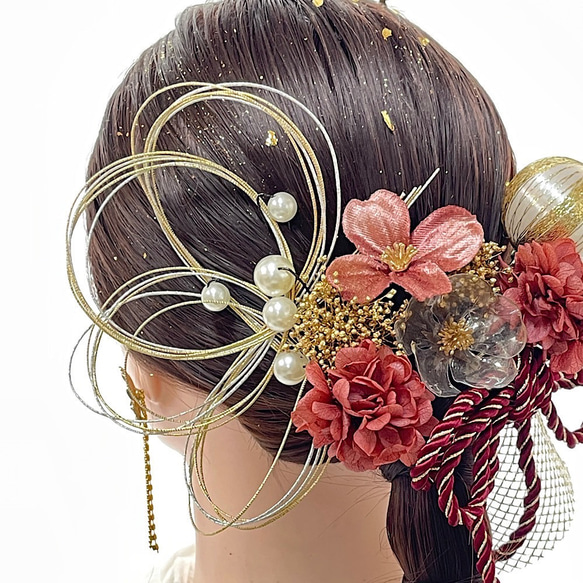 成人式　髪飾り　お花とパールの水引き髪飾り　ローズピンクゴールドミックス　クリアフラワー　成人式髪飾り　 2枚目の画像