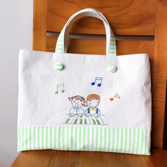 名前刺繍バックにお名前いれます！！