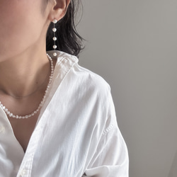 【繊細×上品】小さなバロック淡水パール ロングピアス"痛くないイヤリング"サージカルステンレス 結婚式|5連|シルバー| 5枚目の画像