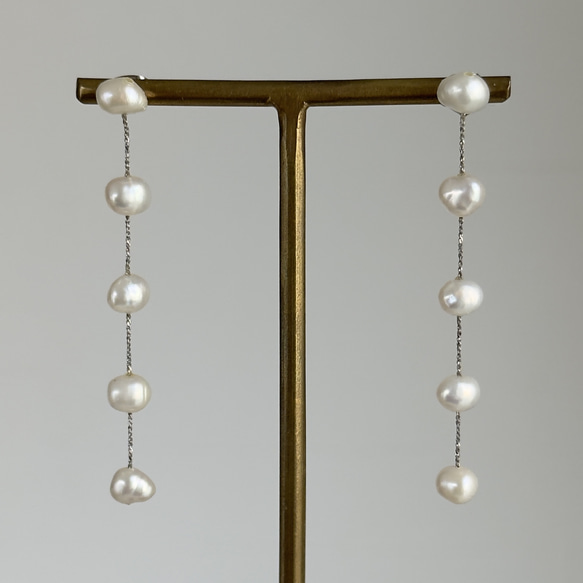 【繊細×上品】小さなバロック淡水パール ロングピアス"痛くないイヤリング"サージカルステンレス 結婚式|5連|シルバー| 2枚目の画像