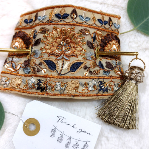 裏まで可愛いインド刺繍リボンのマジェステ/かんざし ベージュフラワー